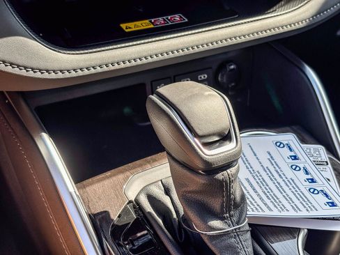 New 2026 Toyota Highlander Limited AWD/4WD image 25