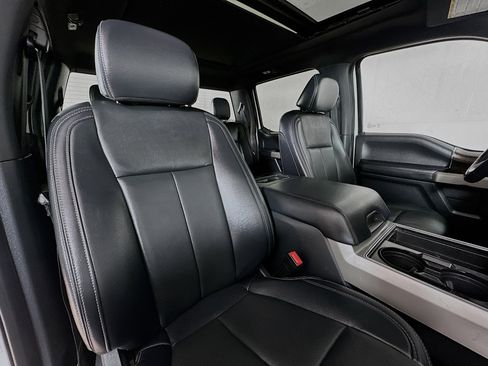 Used 2022 Ford F250 Lariat w/ Black Appearance Package image 27