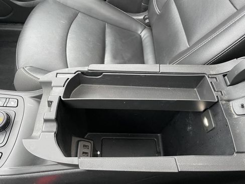 Used 2022 GMC Terrain SLT image 32