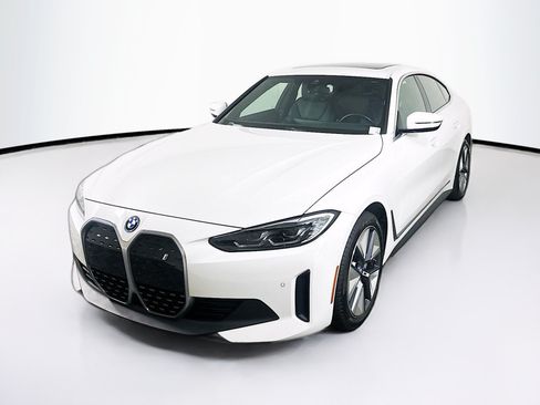 Used 2023 BMW i4 eDrive35 w/ Premium Package RWD image 3
