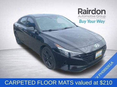 Used 2023 Hyundai Elantra SEL image 2