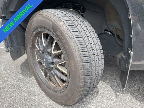 Used 2020 Toyota Tundra SR5 w/ SR5 Upgrade Package image 3