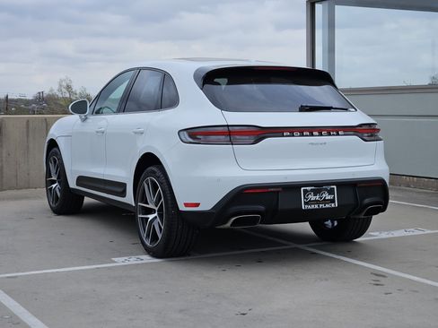 Certified 2025 Porsche Macan image 3