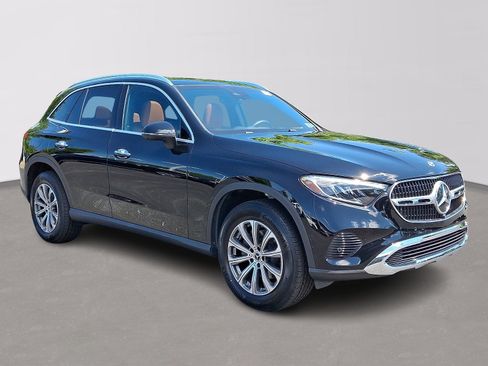 Certified 2026 Mercedes-Benz GLC 300 4MATIC image 3