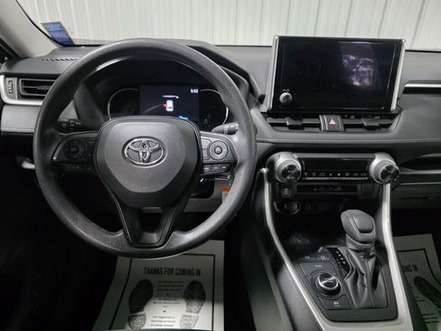Used 2025 Toyota RAV4 LE AWD/4WD image 9