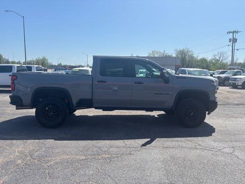Used 2024 Chevrolet Silverado 2500 ZR2 w/ LPO, Dark Essentials Package image 9