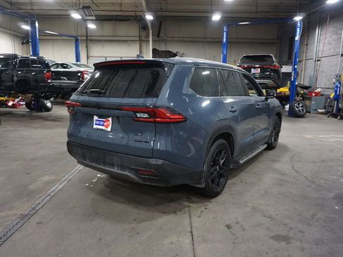 Used 2025 Toyota Grand Highlander FWD image 25