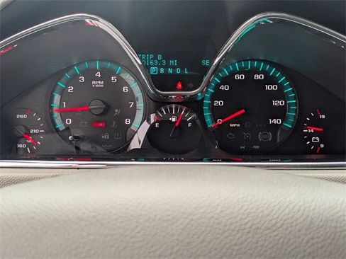 Used 2017 Chevrolet Traverse LT image 17
