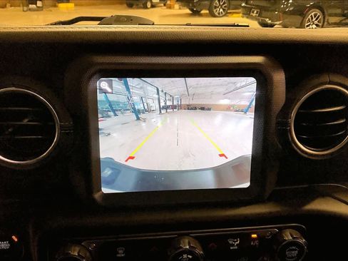 Used 2021 Jeep Gladiator Overland w/ Popular Equipment Package image 27