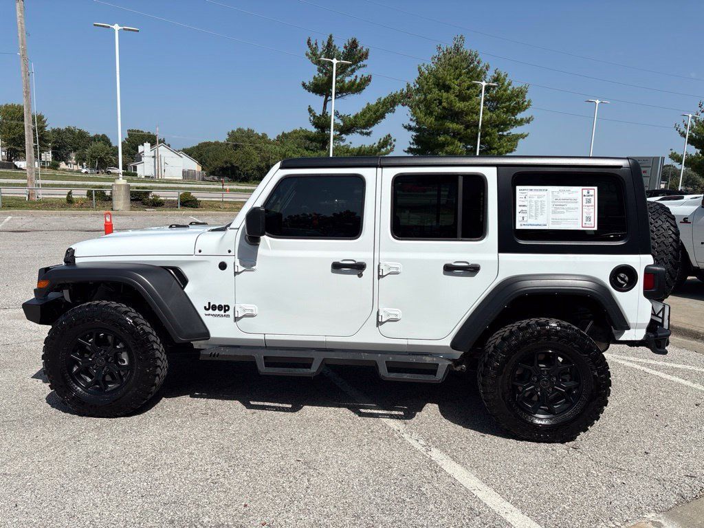 Used 2022 Jeep Wrangler Unlimited Sport AWD/4WD image 5