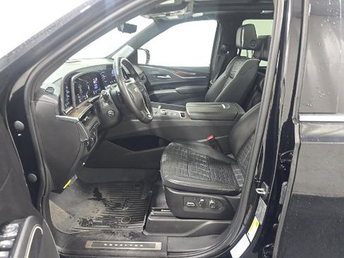 Used 2023 Cadillac Escalade Premium Luxury Platinum w/ LPO, Floor Liner Package AWD/4WD image 7