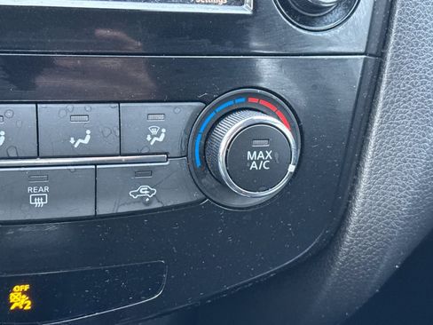 Certified 2022 Nissan Rogue Sport S image 31