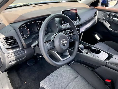 Certified 2023 Nissan Rogue SV FWD image 16