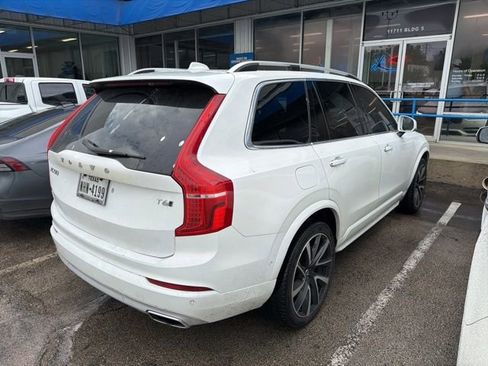 Used 2018 Volvo XC90 T6 Momentum w/ Convenience Package image 3