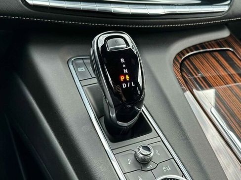 Used 2024 Cadillac Escalade Premium Luxury image 28