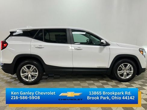 Certified 2022 GMC Terrain SLE w/ LPO, Floor Liner Package FWD image 4