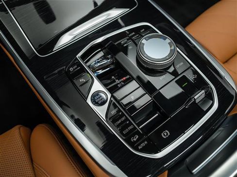 Used 2023 BMW X7 xDrive40i w/ Executive Package image 27