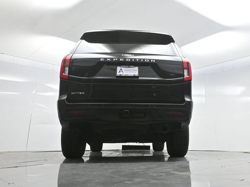 Used 2025 Ford Expedition Active RWD image 57