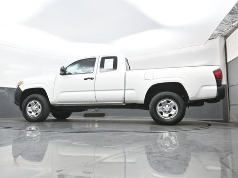 Used 2022 Toyota Tacoma SR AWD/4WD image 28