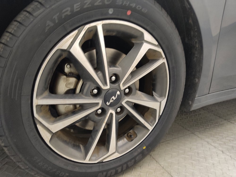 Used 2024 Kia Forte LXS w/ LXS Technology Package FWD image 31