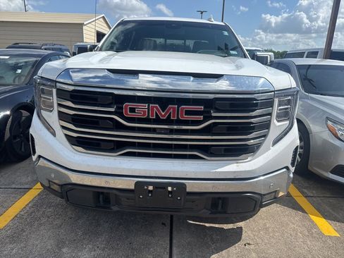 Used 2022 GMC Sierra 1500 SLT w/ SLT Premium Plus Package image 2