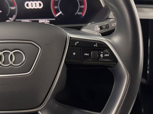 Used 2024 Audi Q8 e-tron Premium Plus image 22