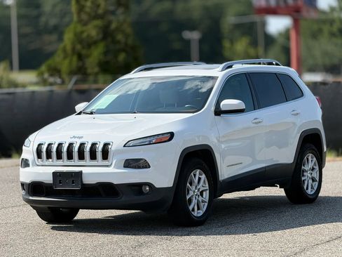 Used 2016 Jeep Cherokee Latitude w/ Comfort/Convenience Group AWD/4WD image 6