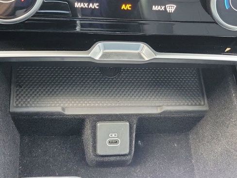 Used 2023 Land Rover Range Rover SE image 30