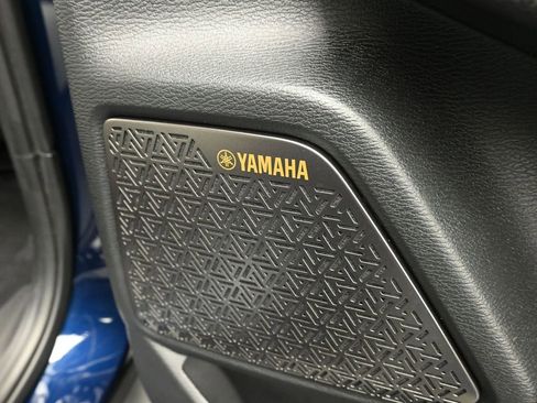 Used 2025 Mitsubishi Outlander SE image 12