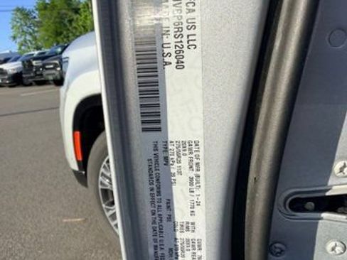 Certified 2024 Jeep Wagoneer Series II w/ Flexible Seating Group AWD/4WD image 29