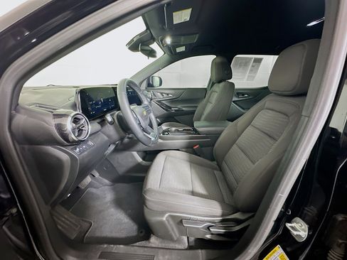 Used 2025 Chevrolet Equinox LT image 13