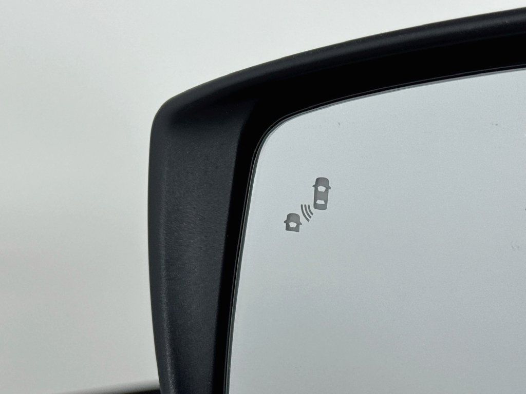 Used 2025 Nissan Leaf S FWD image 11
