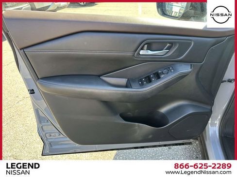 Used 2023 Nissan Rogue SV w/ SV Premium B Package image 13