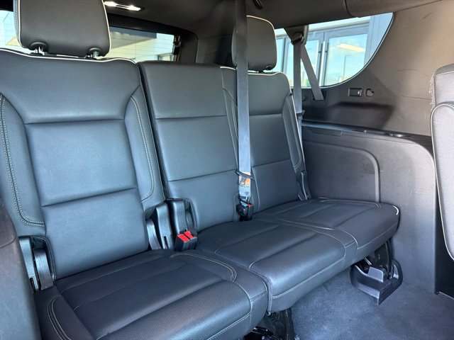 Used 2022 Chevrolet Suburban Premier AWD/4WD image 18