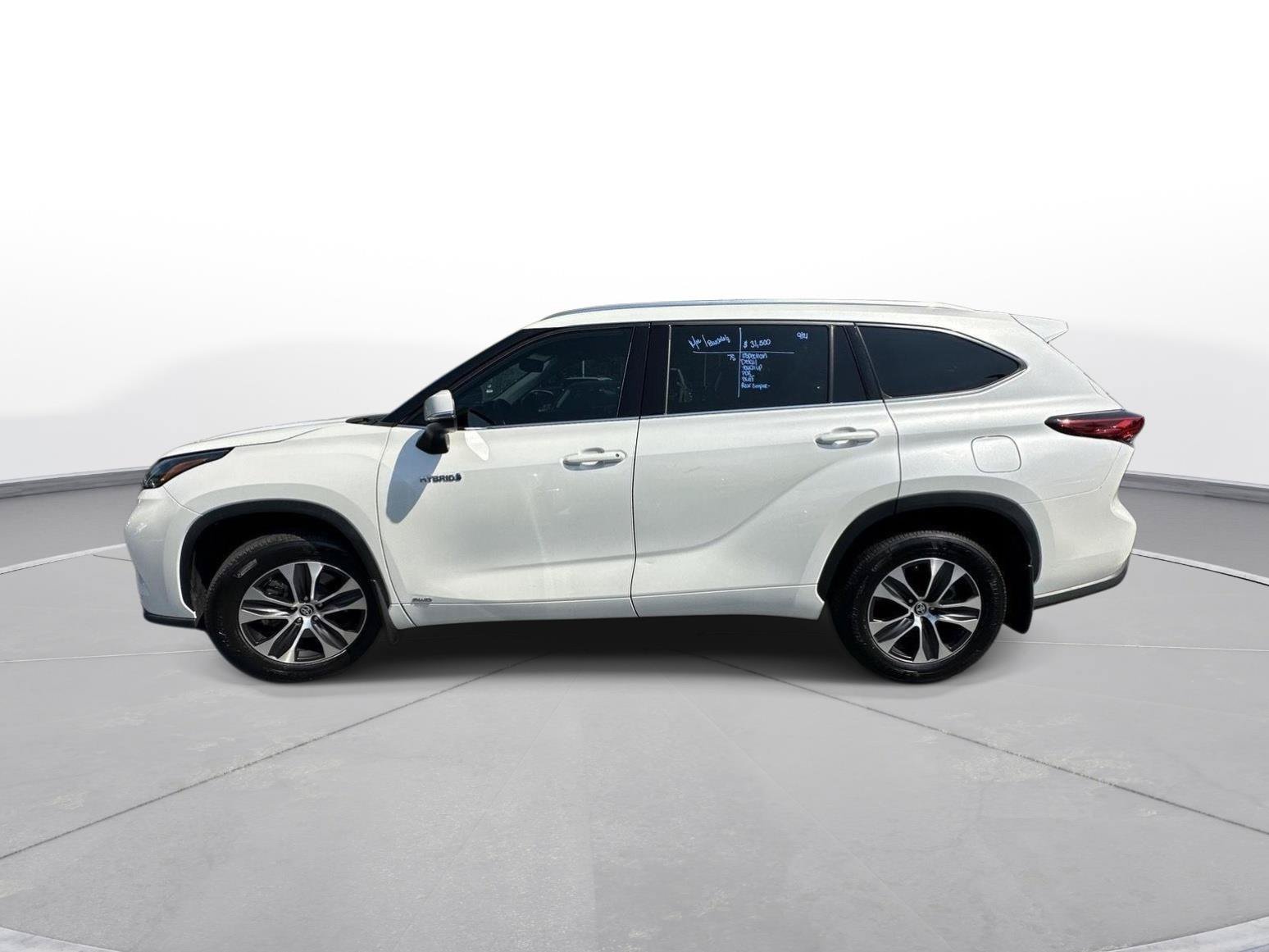 Used 2020 Toyota Highlander XLE AWD/4WD image 54