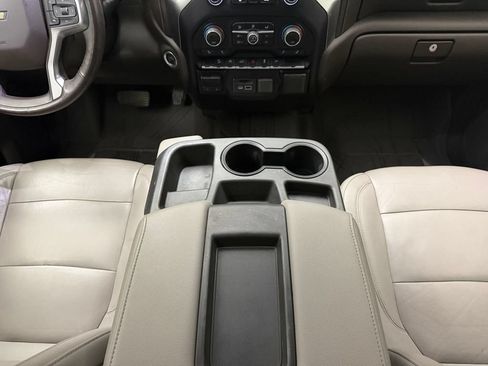 Used 2019 Chevrolet Silverado 1500 LT w/ Convenience Package AWD/4WD image 16