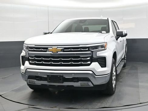 Used 2025 Chevrolet Silverado 1500 LTZ AWD/4WD image 8