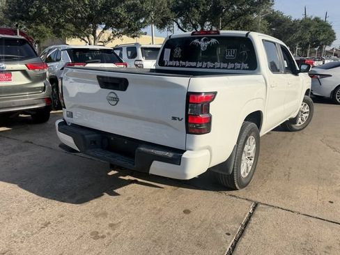 Used 2023 Nissan Frontier SV w/ Tow Package RWD image 5