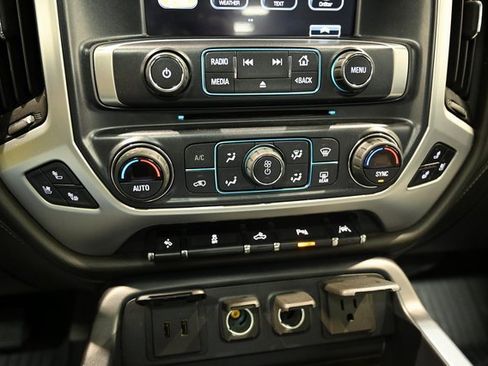 Used 2018 GMC Sierra 1500 SLT image 18