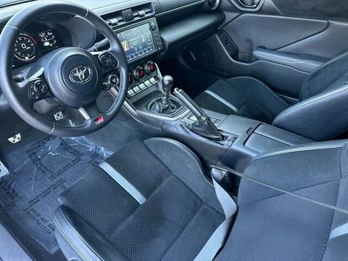 Used 2023 Toyota GR86 Premium image 10