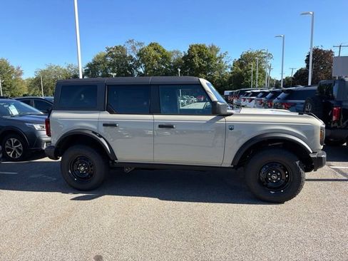 New 2026 Ford Bronco Big Bend w/ Black Diamond Package AWD/4WD image 2