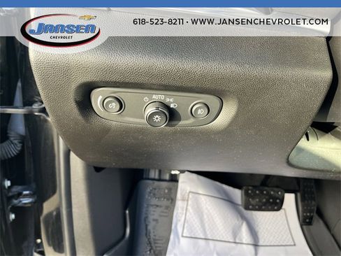 Used 2019 Chevrolet Traverse LT image 17