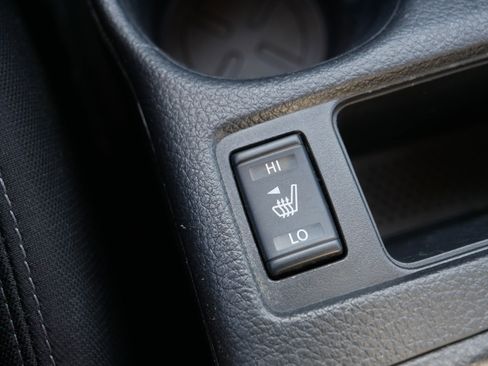 Used 2020 Nissan Rogue SV image 31