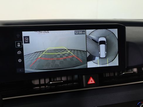 Used 2025 Kia Carnival SX FWD image 6