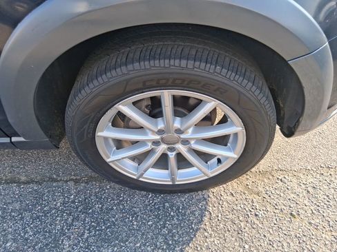 Used 2017 Audi Q5 2.0T Premium Plus w/ Technology Package image 12