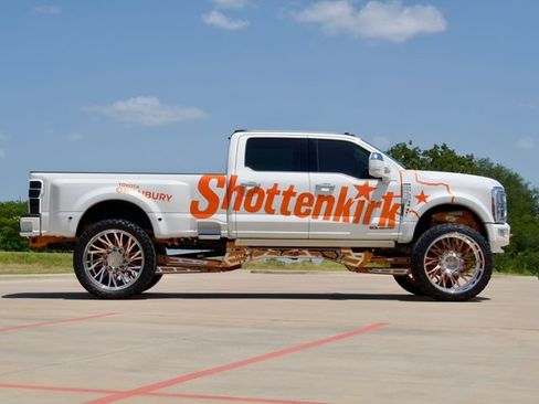 Used 2026 Ford F450 Platinum w/ Platinum Plus Package AWD/4WD image 14