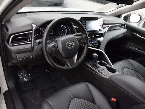 Used 2023 Toyota Camry SE image 19