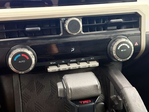 Used 2024 Toyota Tacoma TRD Off-Road AWD/4WD image 30