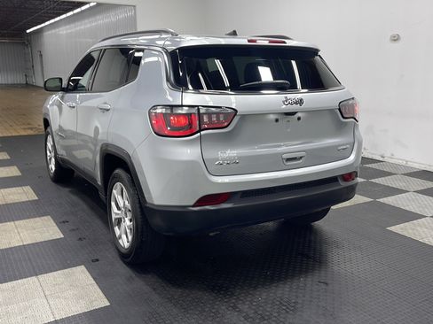 Used 2024 Jeep Compass Latitude AWD/4WD image 16