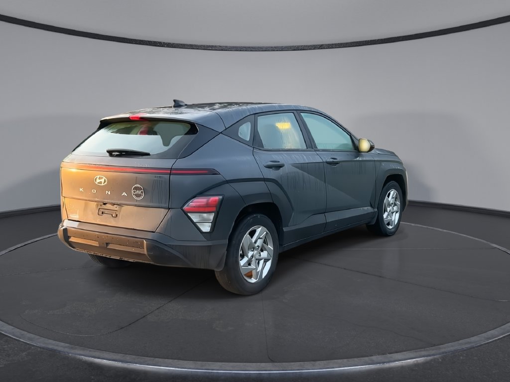 Used 2024 Hyundai Kona SE FWD image 8